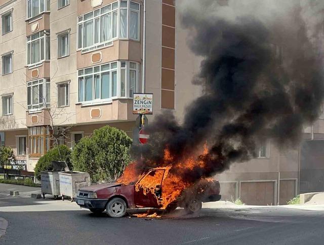 Tekirdağ&rsquo;da korku dolu anlar: LPG&rsquo;li otomobil alev topuna d&ouml;nd&uuml; 1