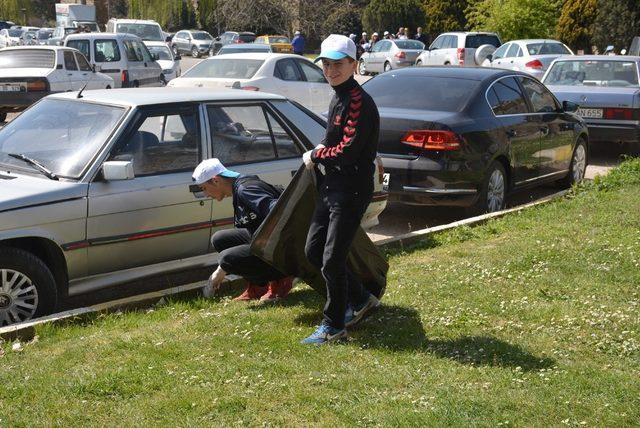 Öğrenciler çevre temizliği yaptı