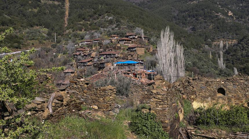 Sadece 3 hane yaşıyor: 'Hayalet k&ouml;y' cazibe merkezine d&ouml;n&uuml;ş&uuml;yor