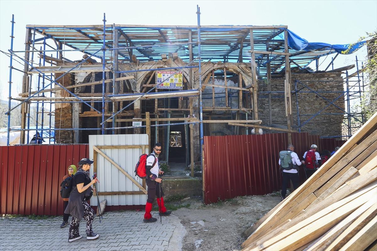 Sadece 3 hane yaşıyor:  Hayalet k&ouml;y  cazibe merkezine d&ouml;n&uuml;ş&uuml;yor 5