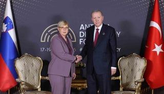 Cumhurbaşkanı Erdoğan Slovenya Cumhurbaşkanı Natasa Pirc Musar ile g&ouml;r&uuml;şt&uuml;