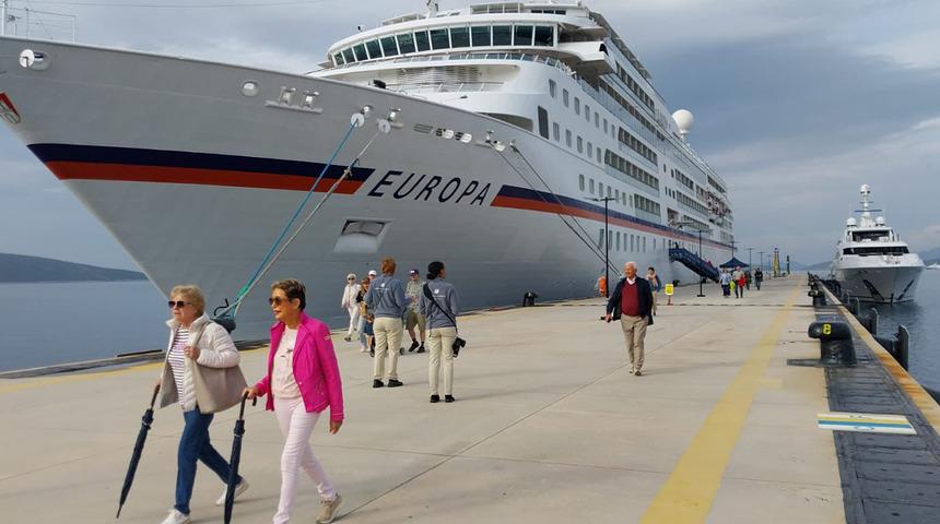 Bodrum'a "Europa" kruvaziyeriyle 357 turist geldi