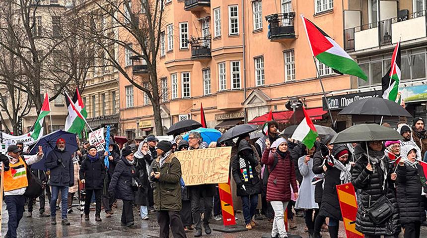 İsve&ccedil;'te İsrail'in saldırılarına protesto