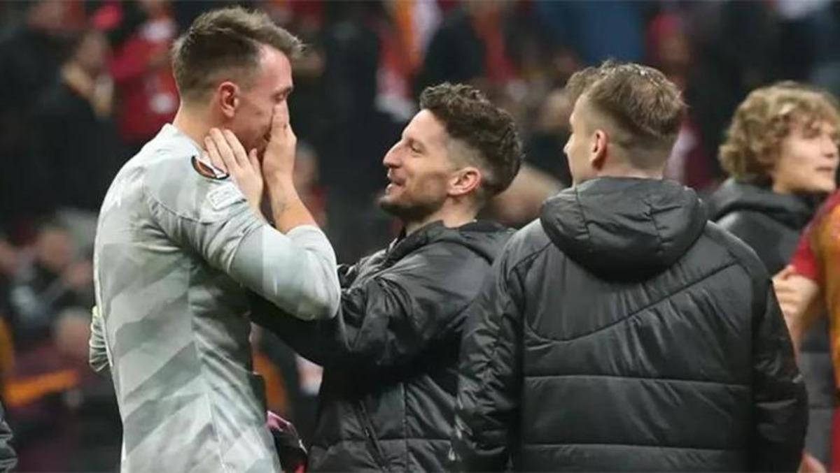 Galatasaray da dev telefon trafiği! Muslera ve Mertens devrede 2