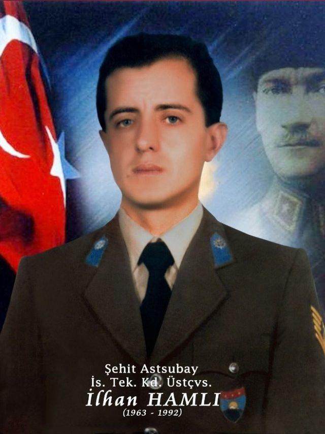 Şehit Hamlı kabri başında anıldı