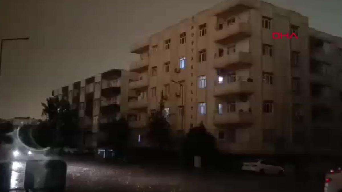 Mardin'de şiddetli yağmur! Cadde ve sokaklar göle döndü