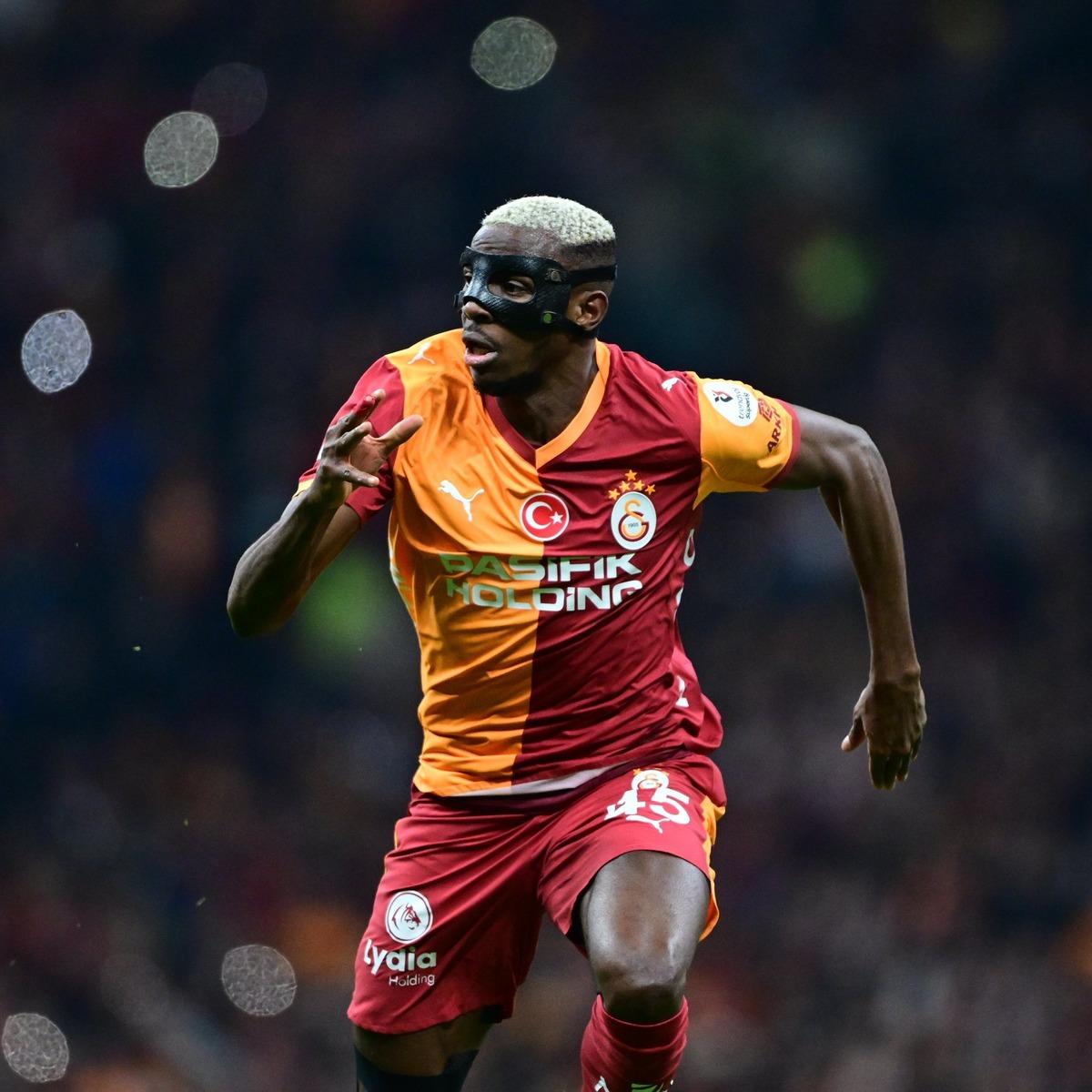 Galatasaray&rsquo;da Osimhen bilmecesi &ccedil;&ouml;z&uuml;ld&uuml;! Fenerbah&ccedil;e derbisinde sahada mı? 4