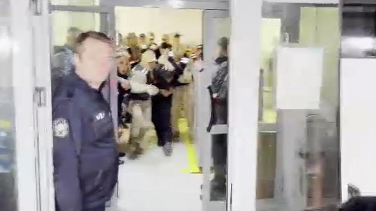 Eski Tunceli Valisi Tuncay Sonel in oğlu Mustafa T&uuml;rkay Sonel tutuklandı! Adliyede tansiyon y&uuml;kseldi: Yoğun g&uuml;venlik &ouml;nlemi alındı 5