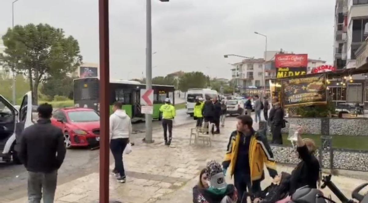 Denizli&rsquo;de meydana gelen zincirleme trafik kazasında 4 kişi yaralandı 1