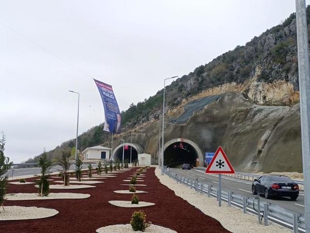 Karadeniz'i İ&ccedil; Anadolu'ya bağlayan Kırkdilim T&uuml;nelleri trafiğe a&ccedil;ıldı