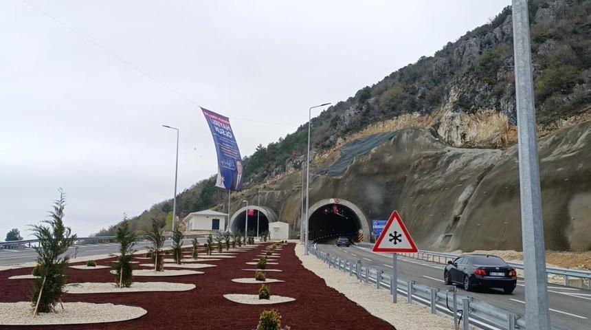 Karadeniz'i İ&ccedil; Anadolu'ya bağlayan Kırkdilim T&uuml;nelleri trafiğe a&ccedil;ıldı