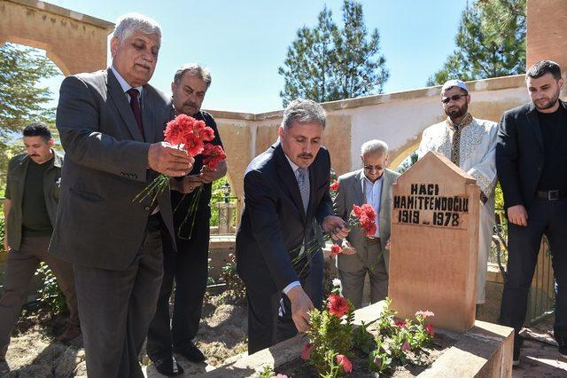 Eski Belediye Başkanı Hamit Fendoğlu mezarı başında dualarla anıldı