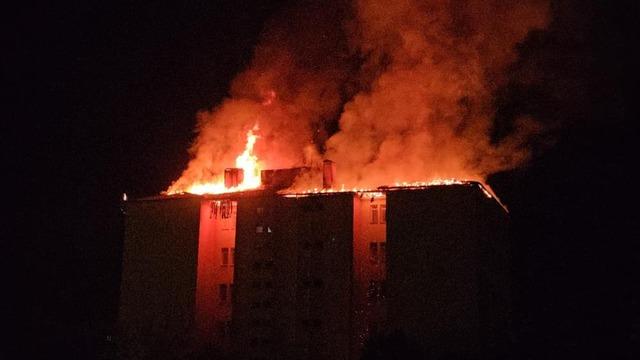 Nazilli Fen Lisesi yurdunda yangın paniği! Alevle çatıyı sardı: 46 öğrenci tahliye edildi