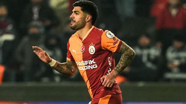Eren Elmalı'dan Barış Alper Yılmaz ile galibiyet pozu!