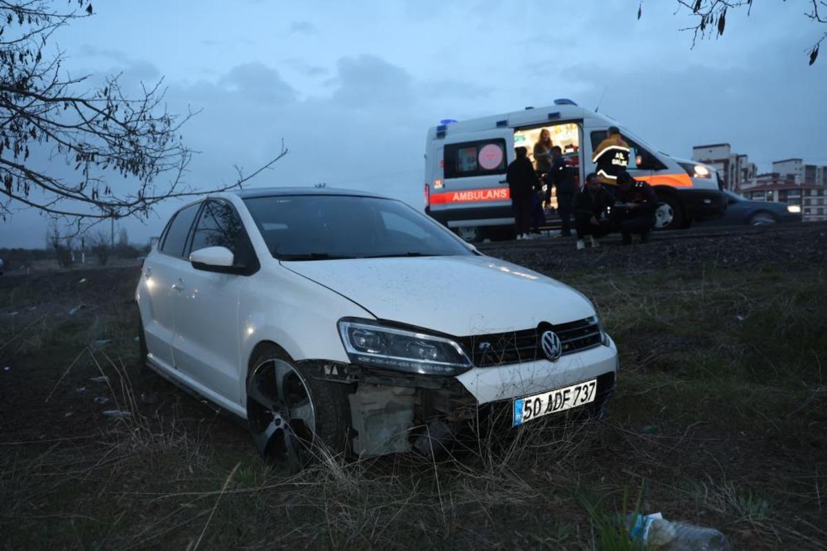 Alkoll&uuml; s&uuml;r&uuml;c&uuml; kaza yaptı, yakınları gazetecileri tehdit etti 1