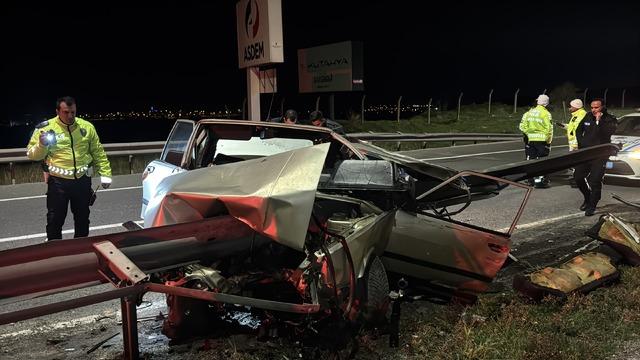 K&uuml;tahya daki trafik kazasında ağır yaralanan gen&ccedil; hastanede &ouml;ld&uuml; 4