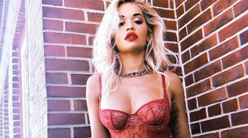 Rita Ora karın kaslarını sergiledi! İddialı pozlar