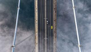 Boğaz'da trafik durdu: Sislerin arasında kayboldu!