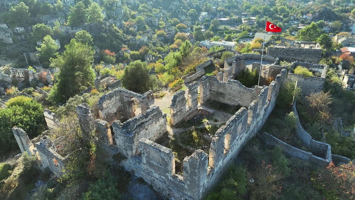 Turist cennetinin i&ccedil;indeki  hayalet ! 69 yıl &ouml;nce terk edilmiş: Şimdi biletle giriliyor 2