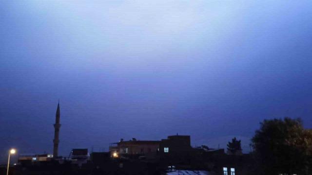 Gerc&uuml;ş&rsquo;te şimşekler geceyi aydınlattı 4