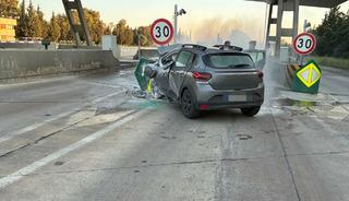 Yer: İzmir! Gen&ccedil; kız yanan ara&ccedil;ta feci şekilde can verdi