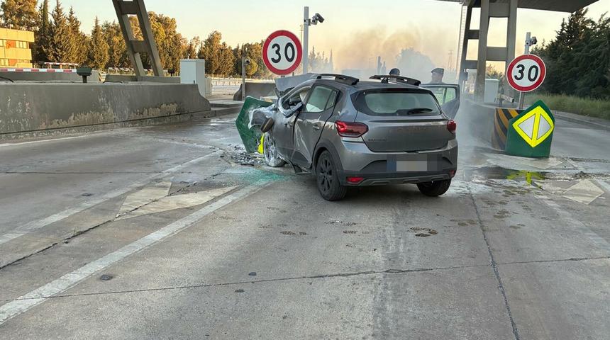 Yer: İzmir! Gen&ccedil; kız yanan ara&ccedil;ta feci şekilde can verdi