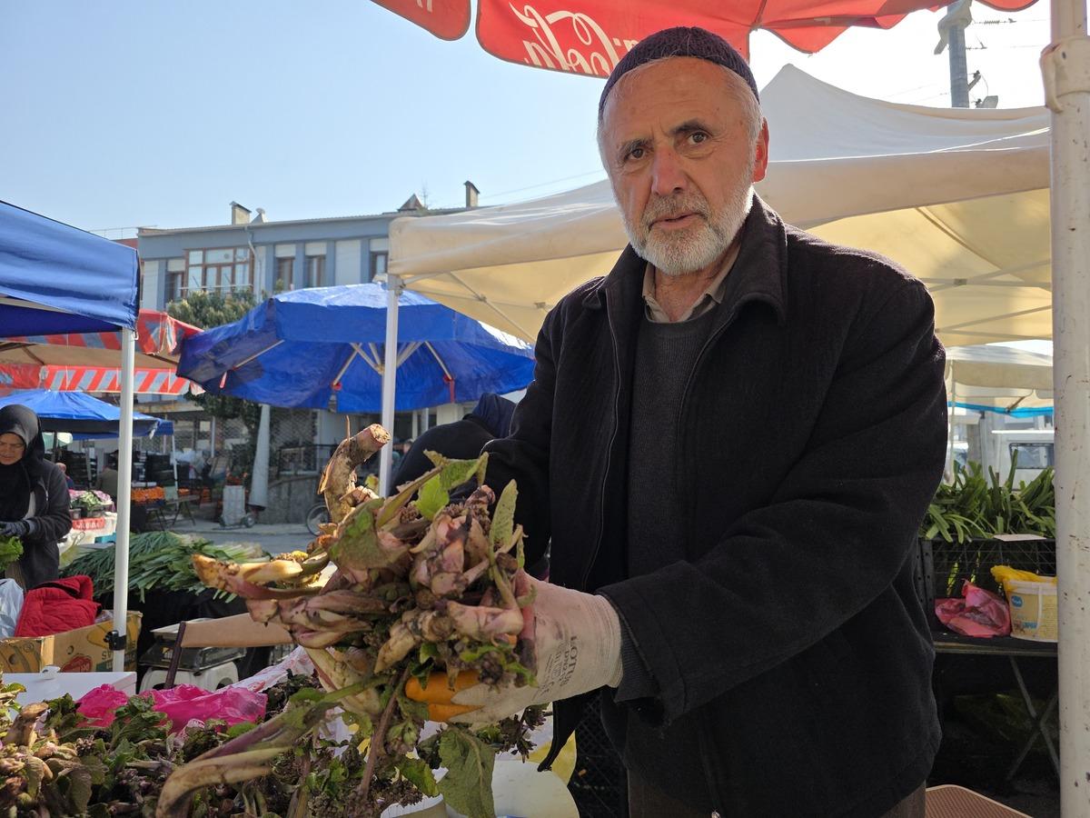 Mayısın 15 ine kadar &ccedil;ıkıyor  Bir pazarda 1 tona kadar satılıyor  3