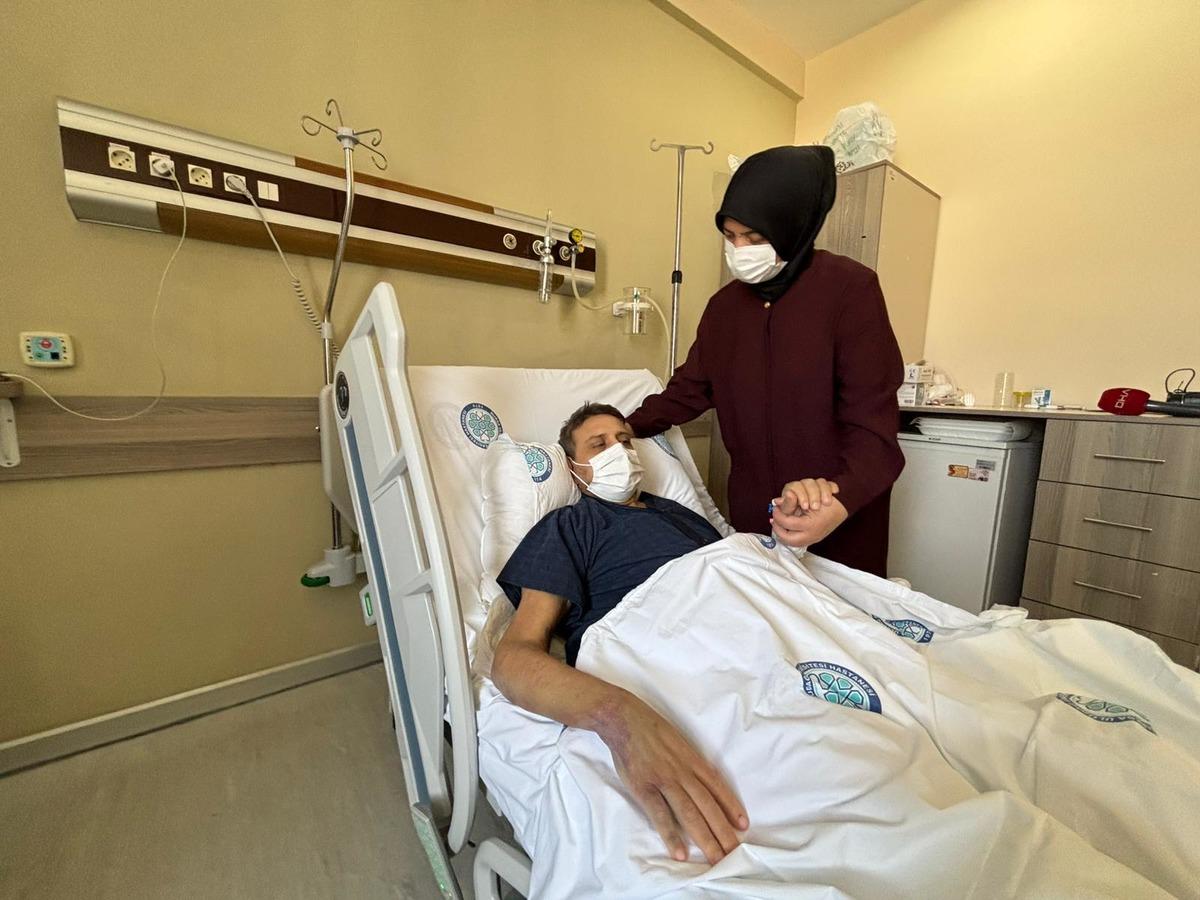 Eşi, g&ouml;z&uuml;n&uuml;n &ouml;n&uuml;nde eriyordu: Dayanamadı! Onu yaşatmak i&ccedil;in 5 ayda 21 kilo verdi 4