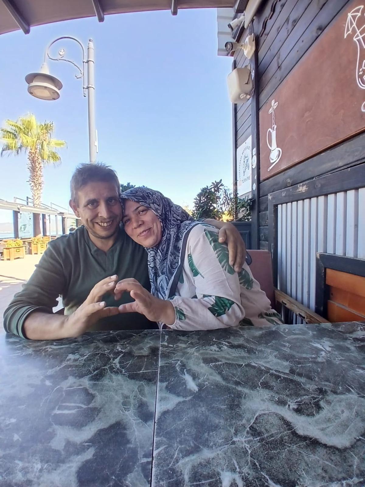 Eşi, g&ouml;z&uuml;n&uuml;n &ouml;n&uuml;nde eriyordu: Dayanamadı! Onu yaşatmak i&ccedil;in 5 ayda 21 kilo verdi 2