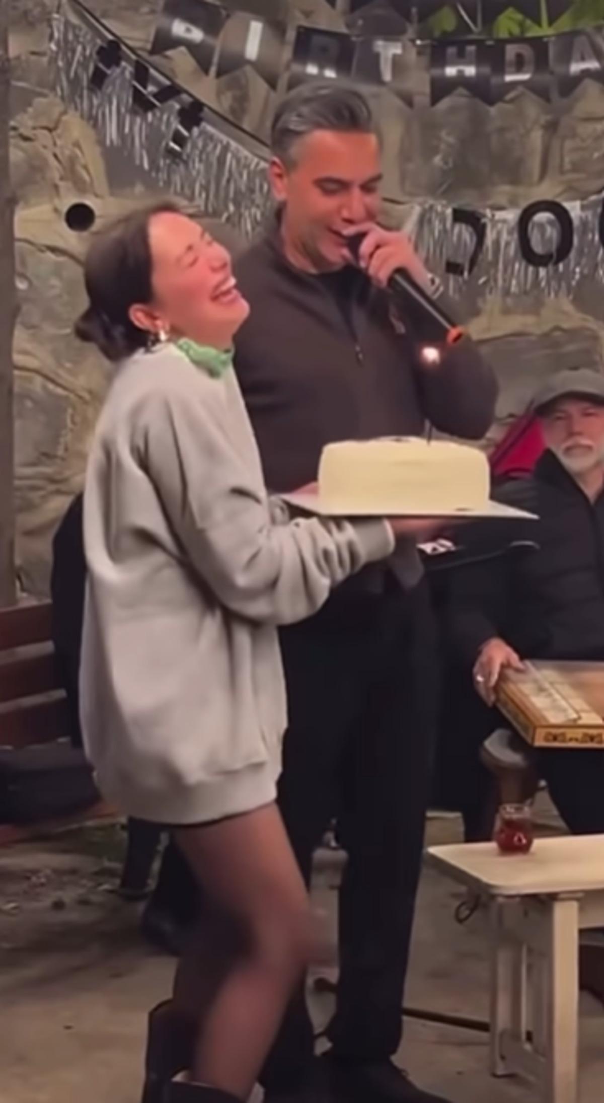 Kadir Doğulu Neslihan Atagül ü öpücüklere boğdu: Biz sevişmeye başladık 2