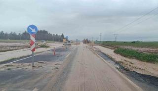 Taşkın iki ili birbirinden ayırdı