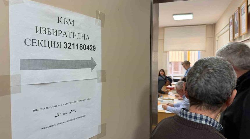 Bulgaristan'da se&ccedil;im! Son 5 yılda 8&rsquo;inci kez sandık başındalar