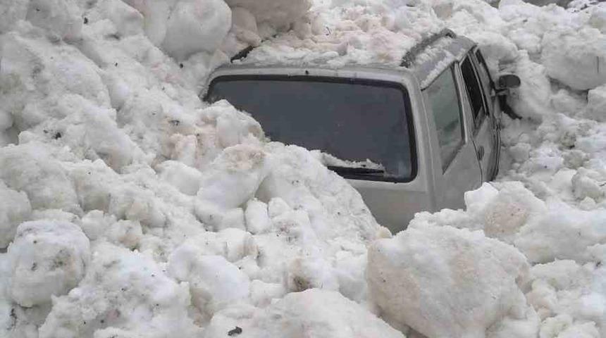 &Ccedil;ığ altında kalmaktan son anda kurtuldular