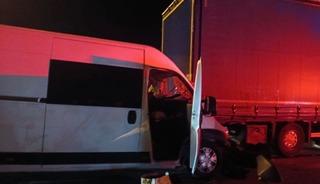 Edirne&rsquo;de panelvan tıra &ccedil;arptı