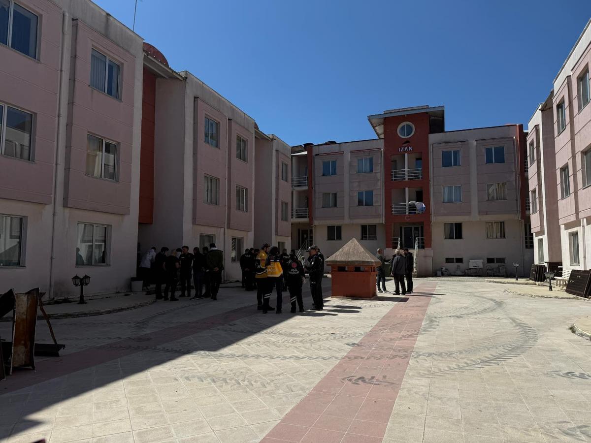 Gen&ccedil; teğmenin sır &ouml;l&uuml;m&uuml;! Evinde vurulmuş halde bulundu 1