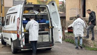 Boşanma aşamasındaki eşini bı&ccedil;akla yaraladı