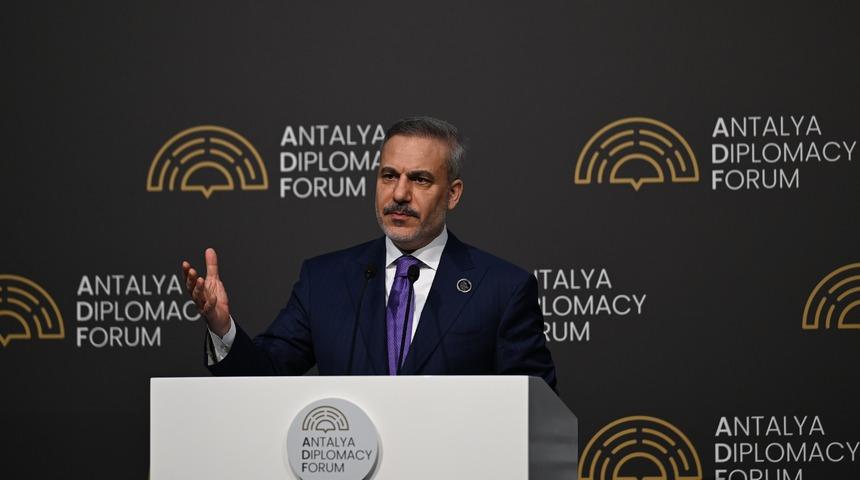 Bakan Fidan'dan "İslam karşıtı ittifak" &ccedil;ıkışı: "T&uuml;rkiye kendini koruyacak g&uuml;&ccedil;te"