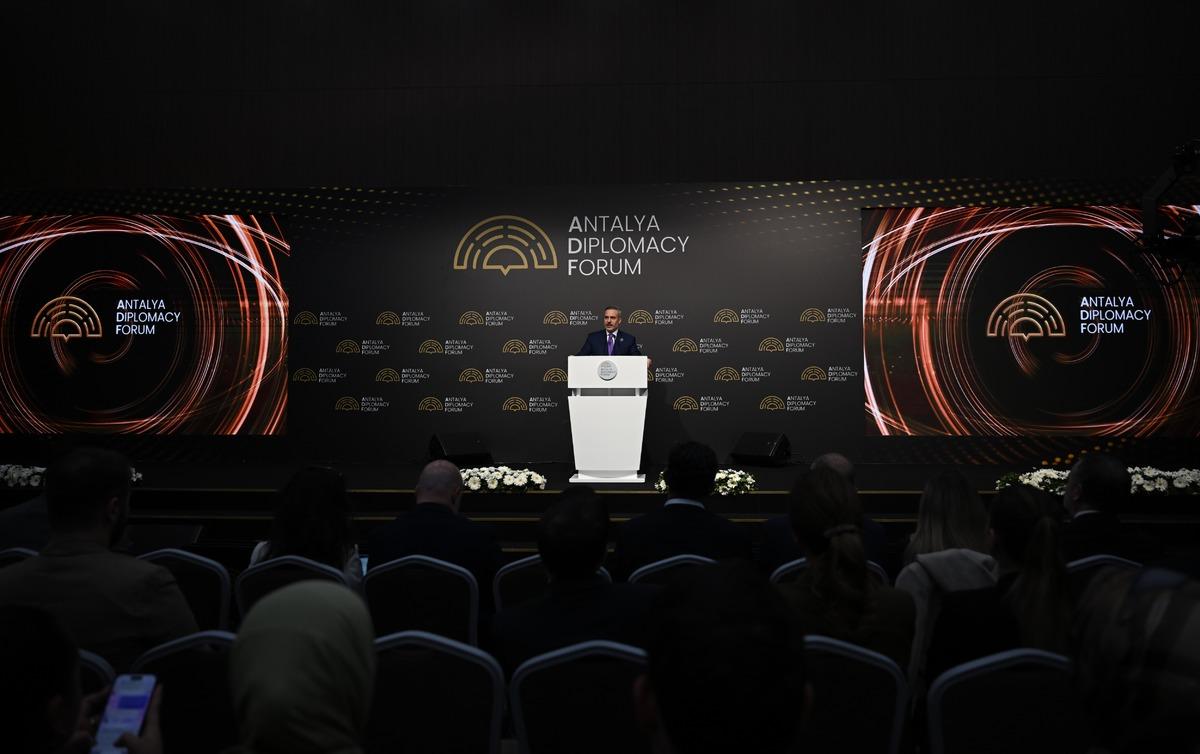 Bakan Fidan dan "İslam karşıtı ittifak" &ccedil;ıkışı: "T&uuml;rkiye kendini koruyacak g&uuml;&ccedil;te" 2