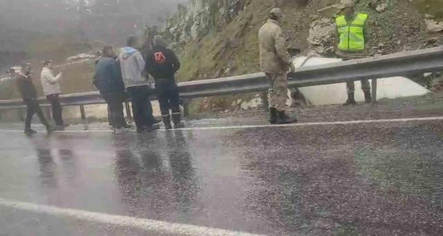 Tatvan&rsquo;da beton mikseri dereye u&ccedil;tu 1