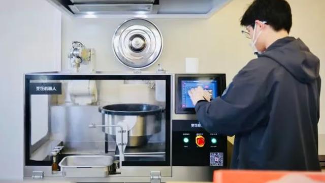 Yemek seçme derdine son! Bu restoranda yapay zekâ ne yiyeceğinize karar veriyor