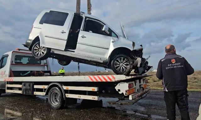 Su dolu kanala g&ouml;m&uuml;lm&uuml;ş ara&ccedil; ekipleri alarma ge&ccedil;irdi 6