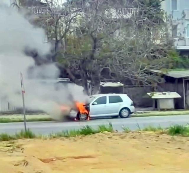 Seyir halindeki otomobil alev aldı 3