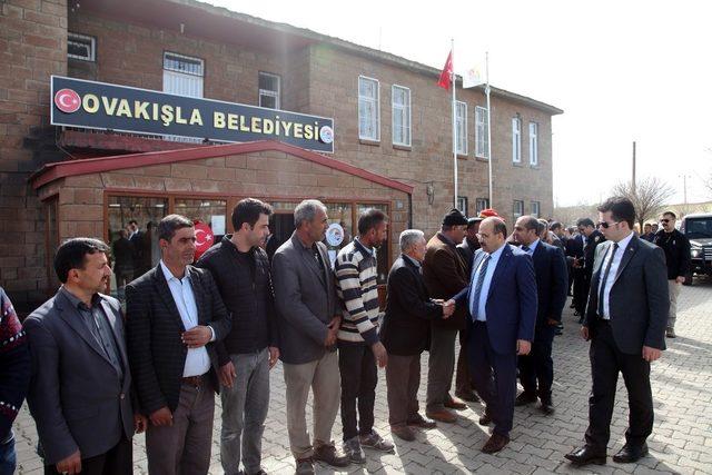 Vali Ustaoğlu: “Yol da olur, hizmet de olur ama devletsiz olunmaz