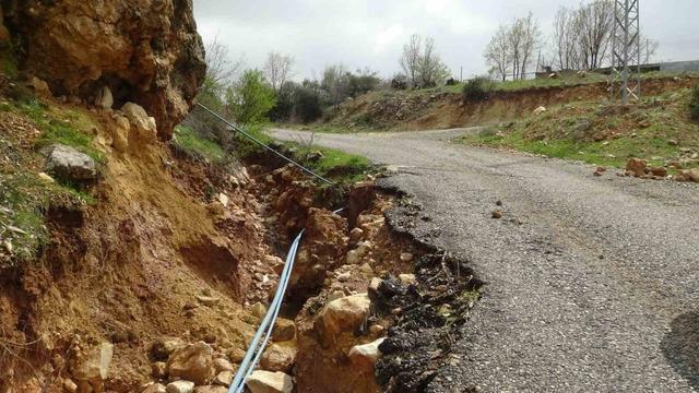 Gerc&uuml;ş&rsquo;te sağanak yağış sel getirdi 4