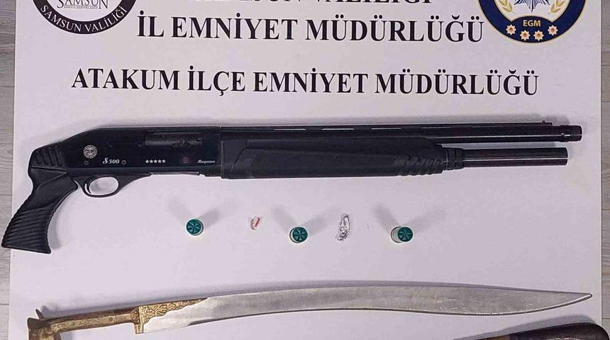 Atakum&rsquo;da ruhsatsız silah ve kılı&ccedil; ele ge&ccedil;irildi