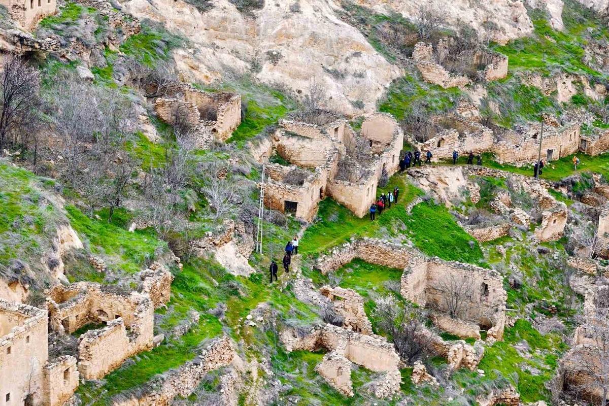 33 yıl &ouml;nce tarihin sakladığı taş şehir! T&uuml;rkiye nin saklı hazinesi 3