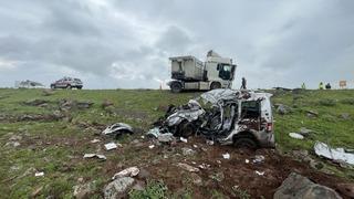 Şanlıurfa'da feci kaza! Tır ile çarpışan araçtaki 2 kişi hayatını kaybetti