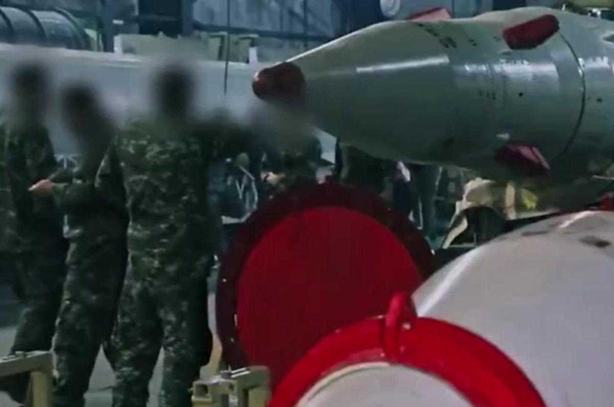 İran dan ABD ye g&ouml;zdağı: "F&uuml;ze ve İHA stokları yenileniyor" 2