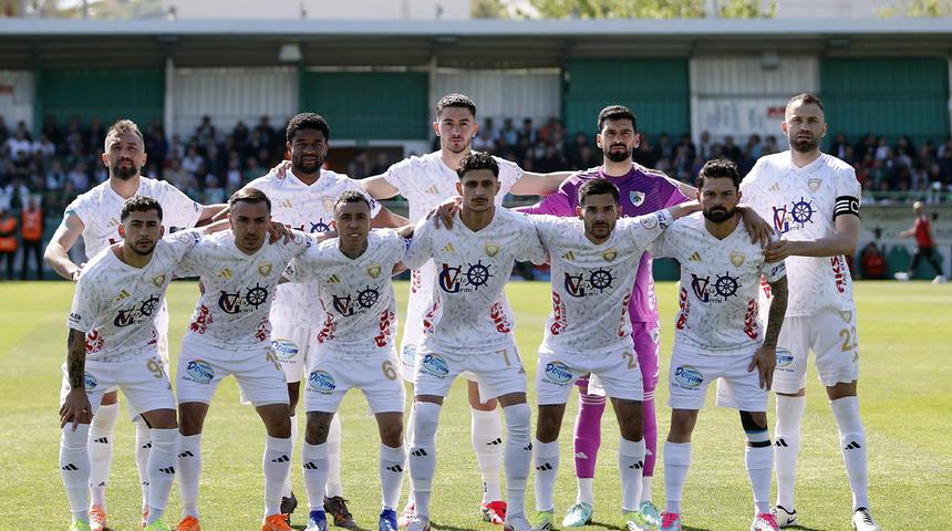 Erzurumspor şampiyon oldu! S&uuml;per Lig'e y&uuml;kseldi