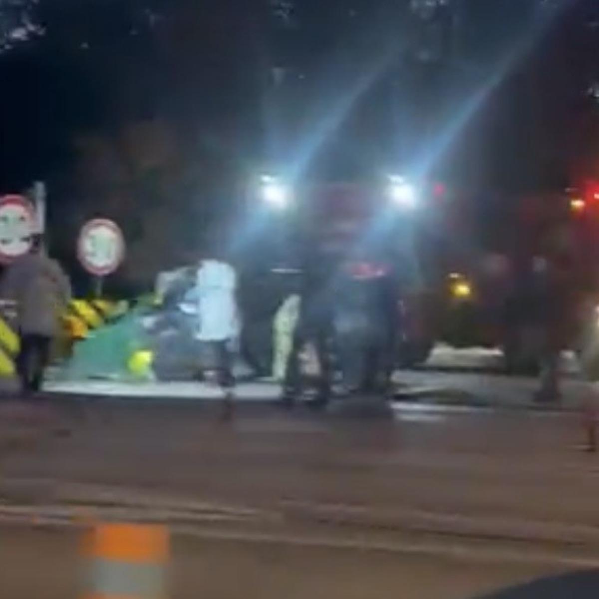 Alev alan otomobilde hayatını kaybeden 25 yaşındaki doktor son yolculuğuna uğurlandı 1